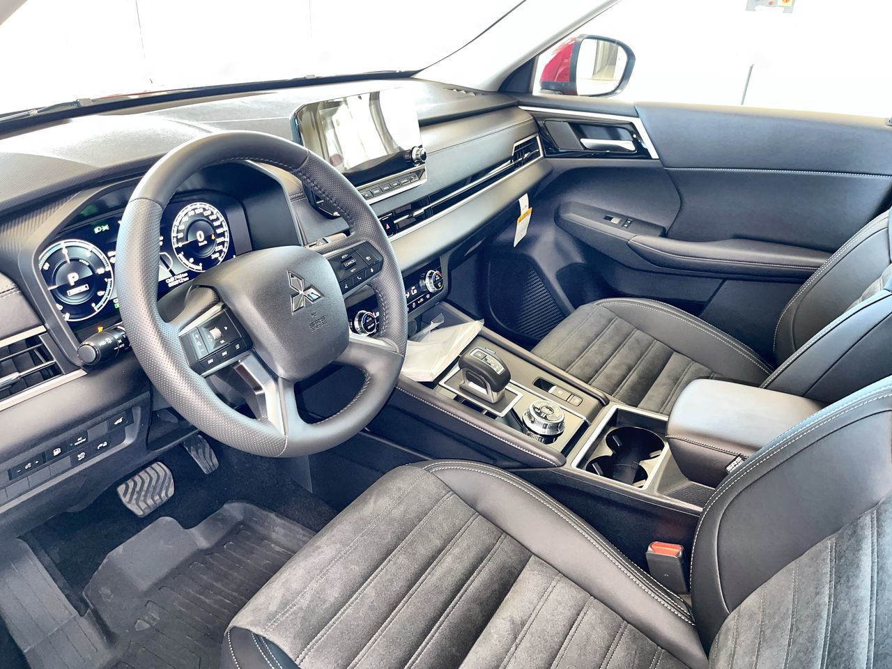 2026 Mitsubishi Outlander Plug-in Hybrid