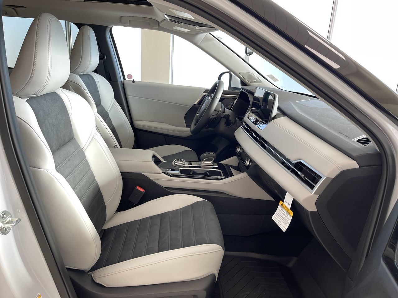 2026 Mitsubishi Outlander Plug-in Hybrid