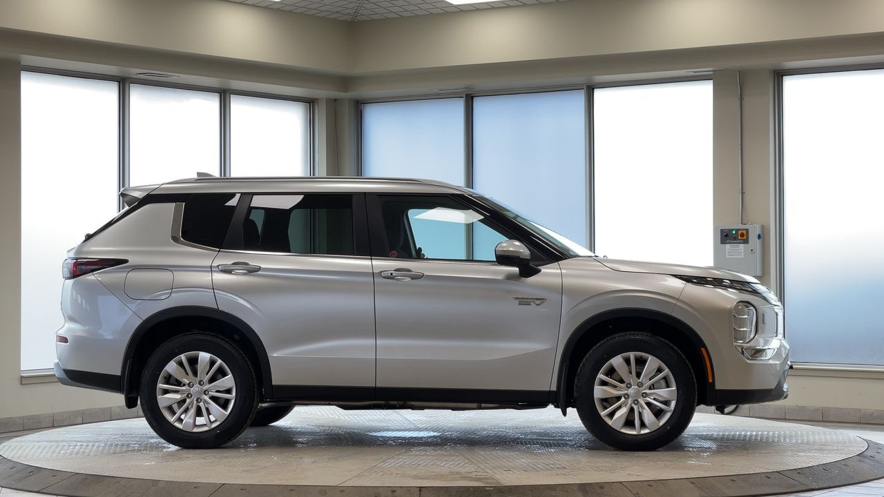 2026 Mitsubishi Outlander Plug-in Hybrid