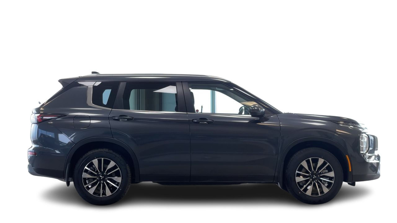 2025 Mitsubishi Outlander in Regina, Saskatchewan