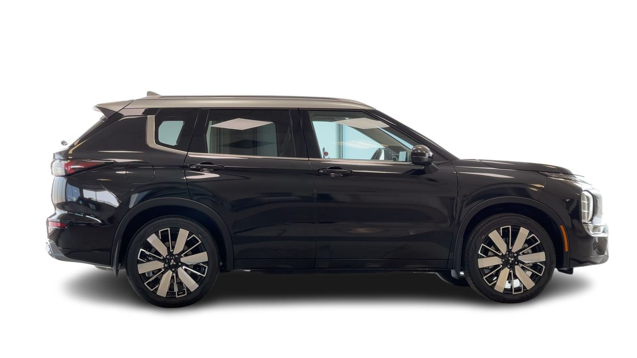 2025 Mitsubishi Outlander in Regina, Saskatchewan