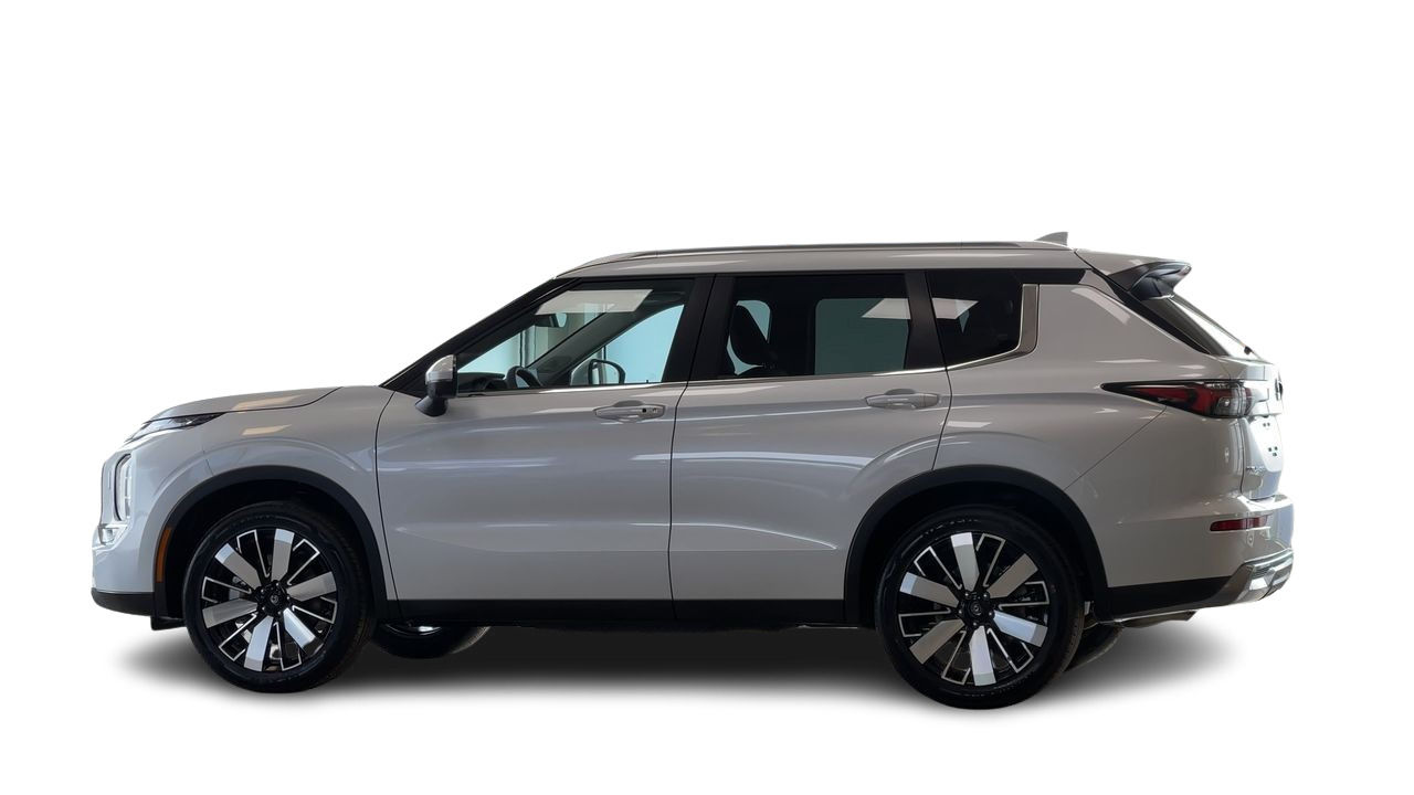 2025 Mitsubishi Outlander in Regina, Saskatchewan