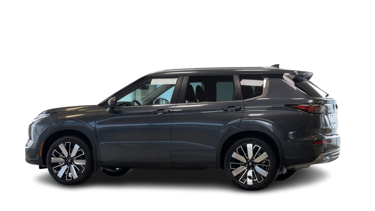 2025 Mitsubishi Outlander in Regina, Saskatchewan
