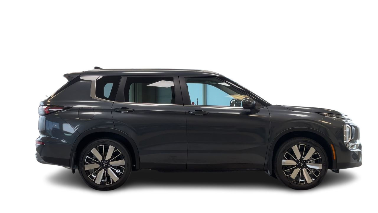 2025 Mitsubishi Outlander in Regina, Saskatchewan