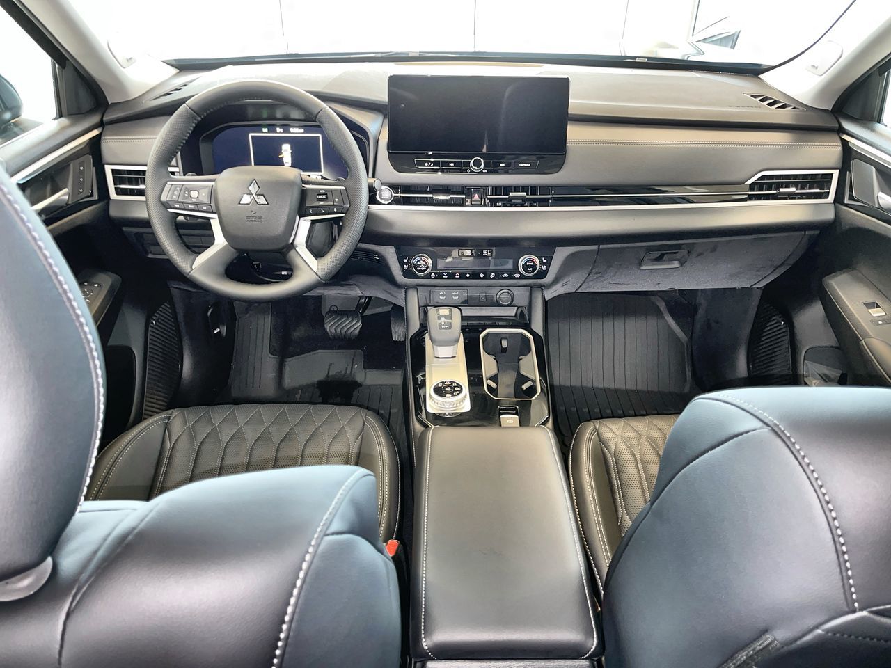 2025 Mitsubishi Outlander in Regina, Saskatchewan