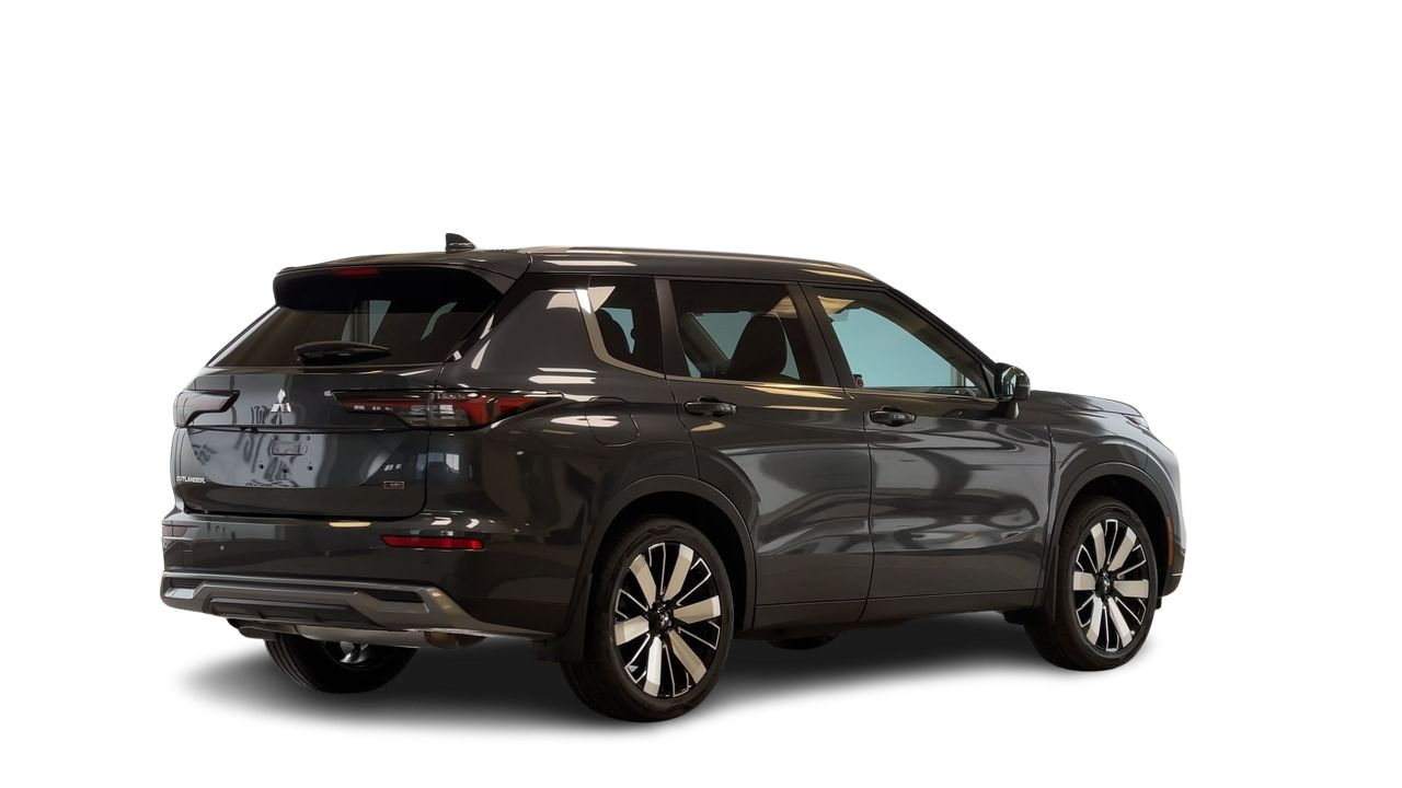 2025 Mitsubishi Outlander in Regina, Saskatchewan