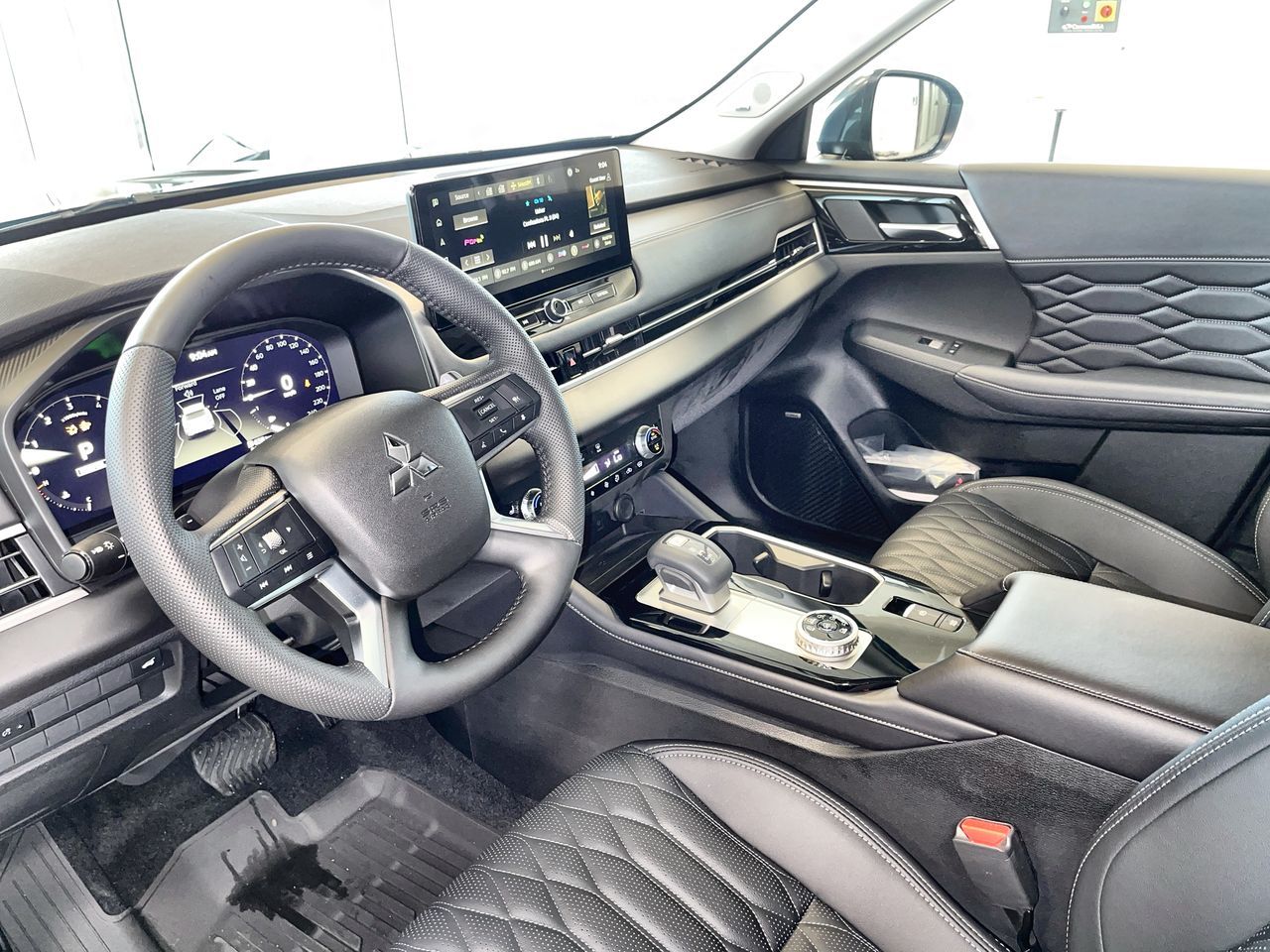 2025 Mitsubishi Outlander in Regina, Saskatchewan