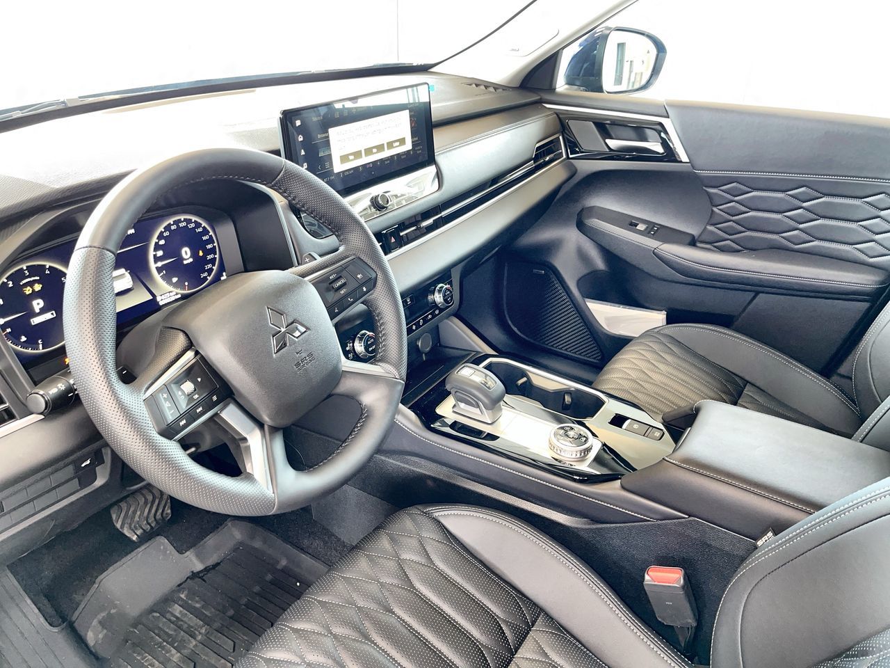 2025 Mitsubishi Outlander in Regina, Saskatchewan
