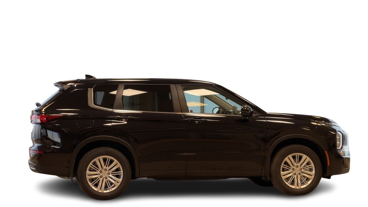 2025 Mitsubishi Outlander in Regina, Saskatchewan