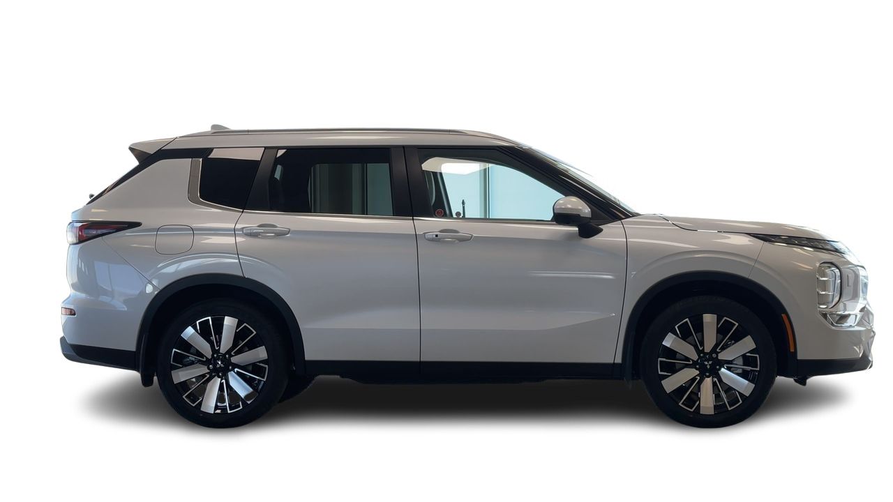 2026 Mitsubishi Outlander in Regina, Saskatchewan
