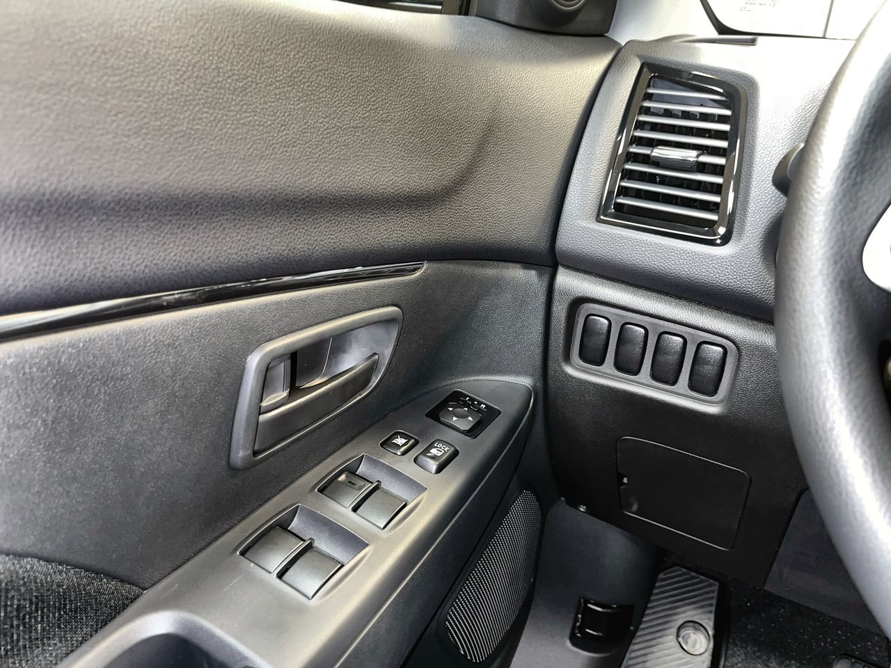 2027 Mitsubishi RVR