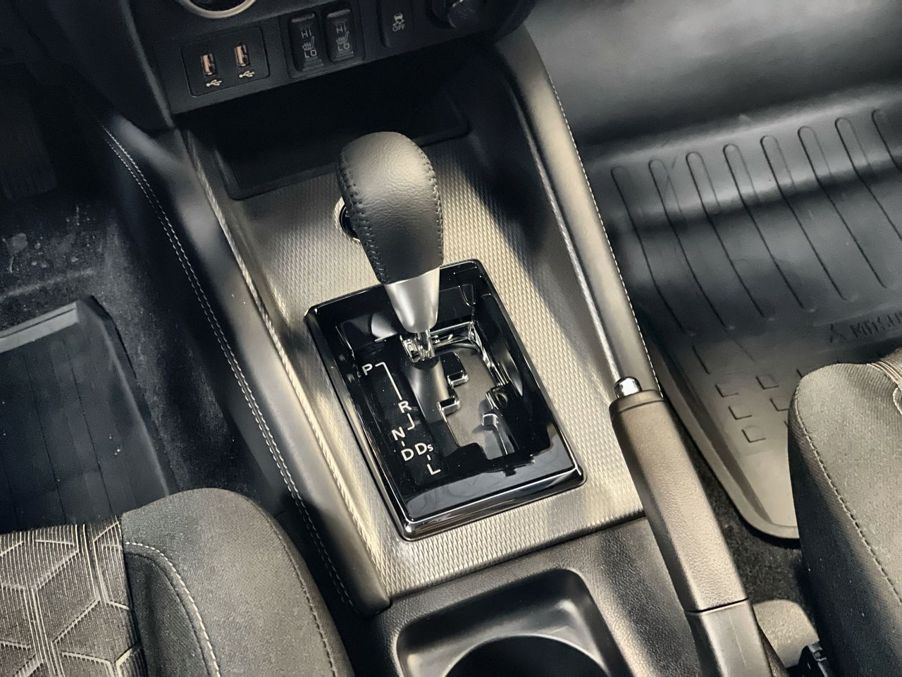 2027 Mitsubishi RVR