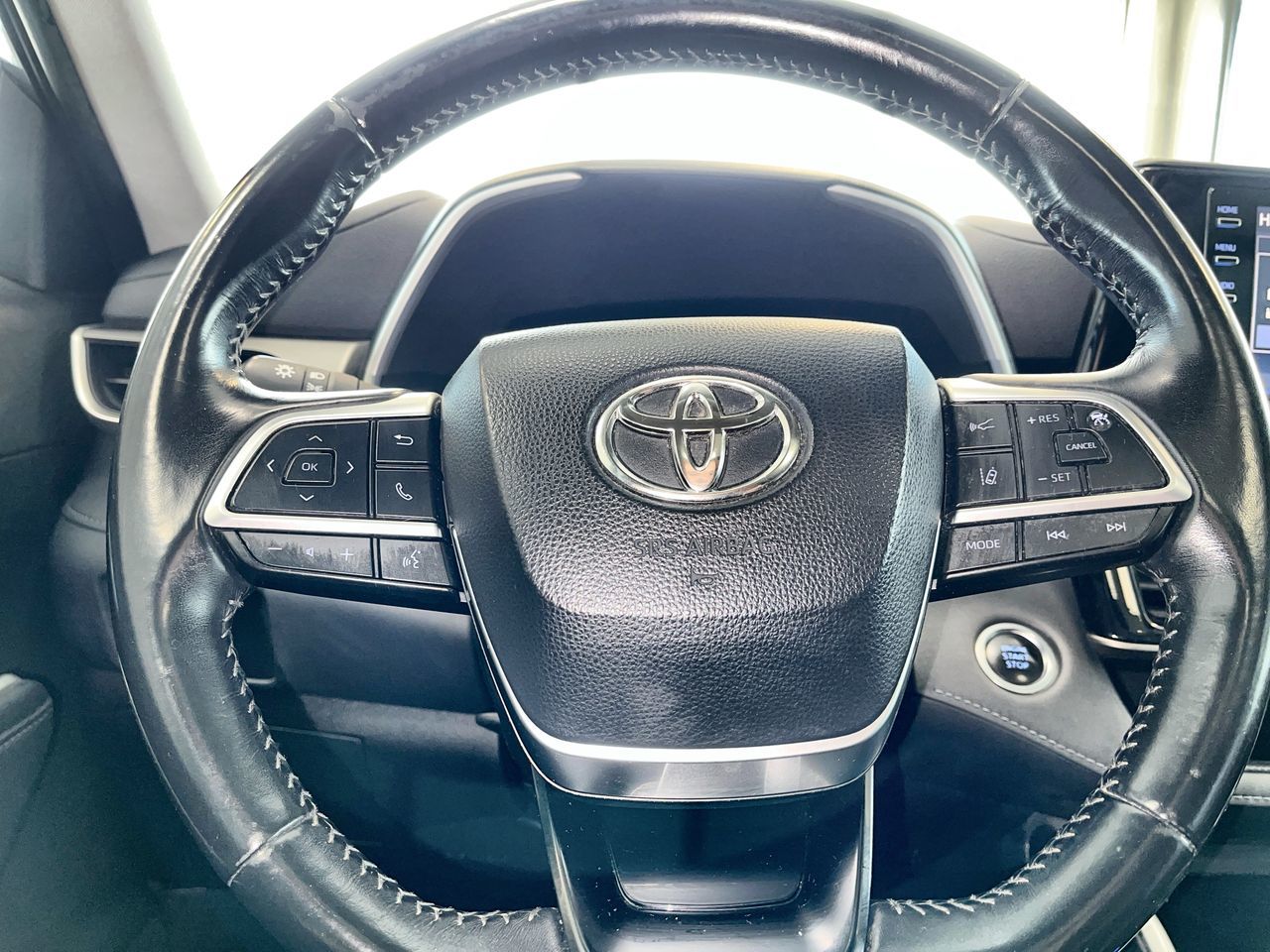 2020 Toyota Highlander in Regina, Saskatchewan
