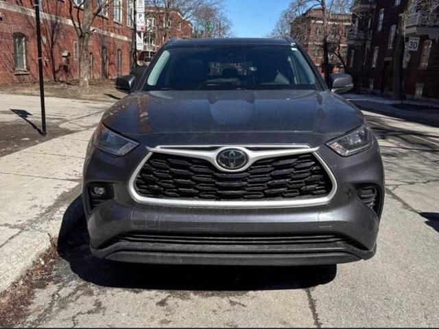 2020 Toyota Highlander in Regina, Saskatchewan