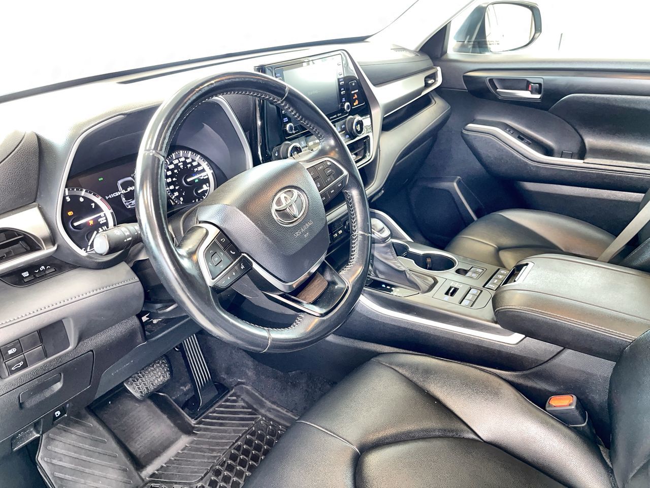 2020 Toyota Highlander in Regina, Saskatchewan