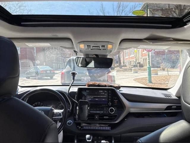 2020 Toyota Highlander in Regina, Saskatchewan