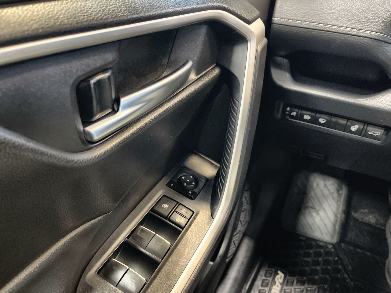 Toyota RAV4  2022 à Regina, Saskatchewan