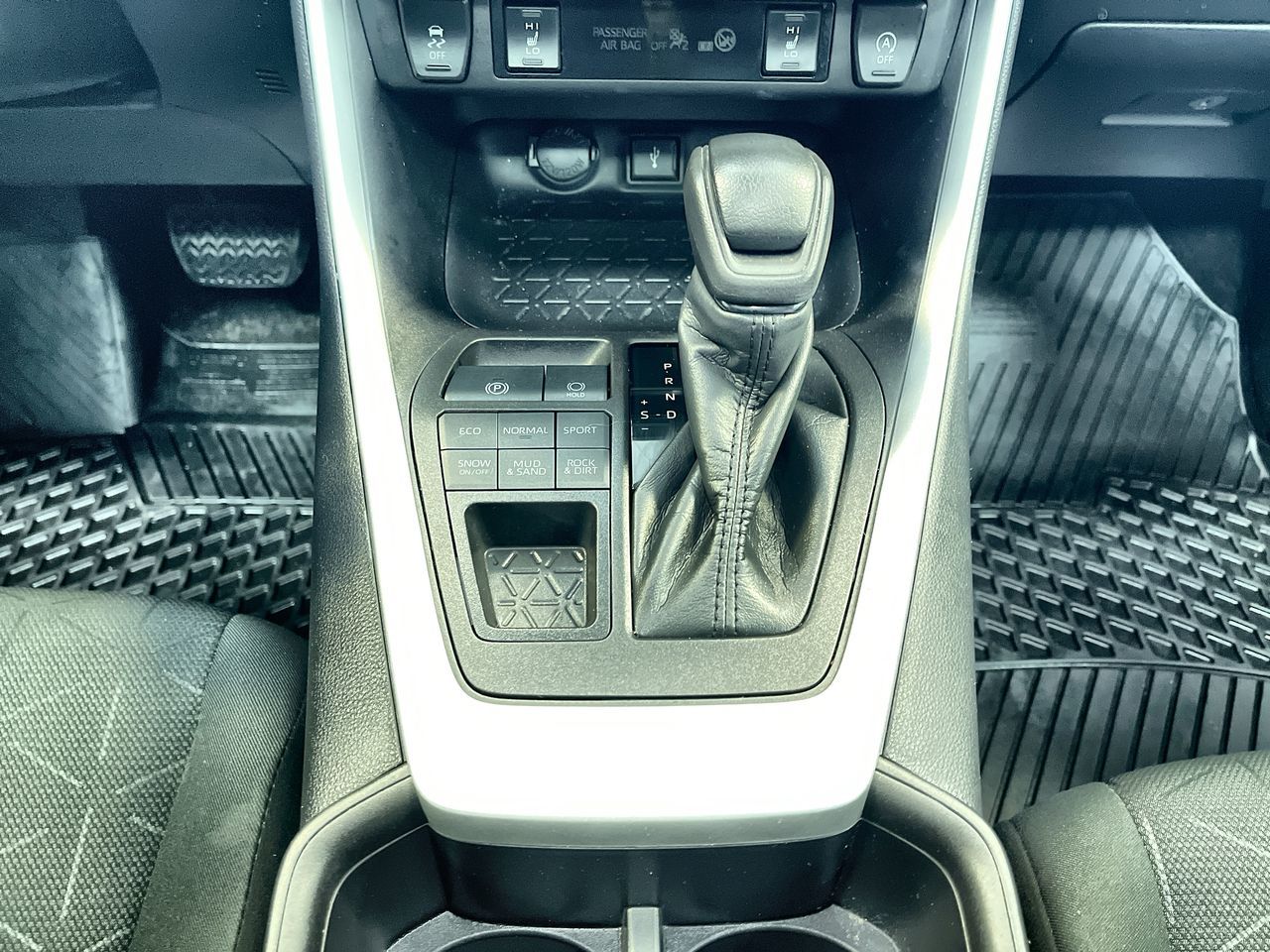 Toyota RAV4  2022 à Regina, Saskatchewan