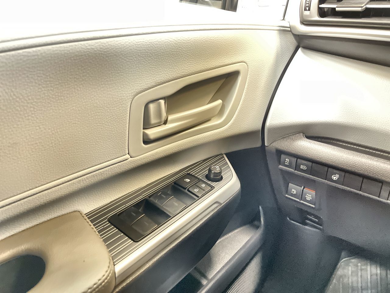 2025 Toyota Sienna Hybrid