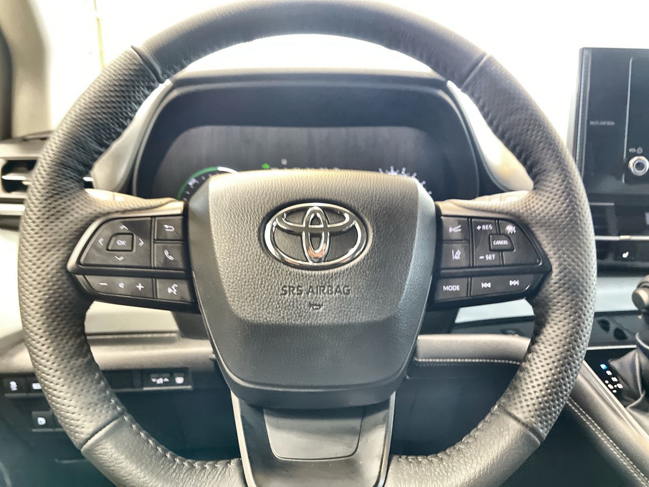 2025 Toyota Sienna Hybrid