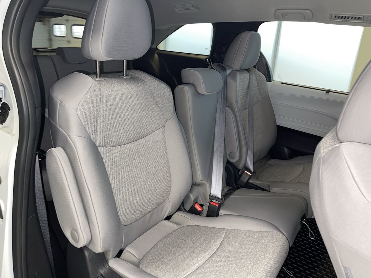 2025 Toyota Sienna Hybrid