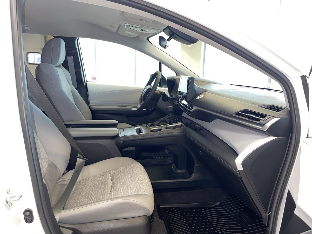 2025 Toyota Sienna Hybrid