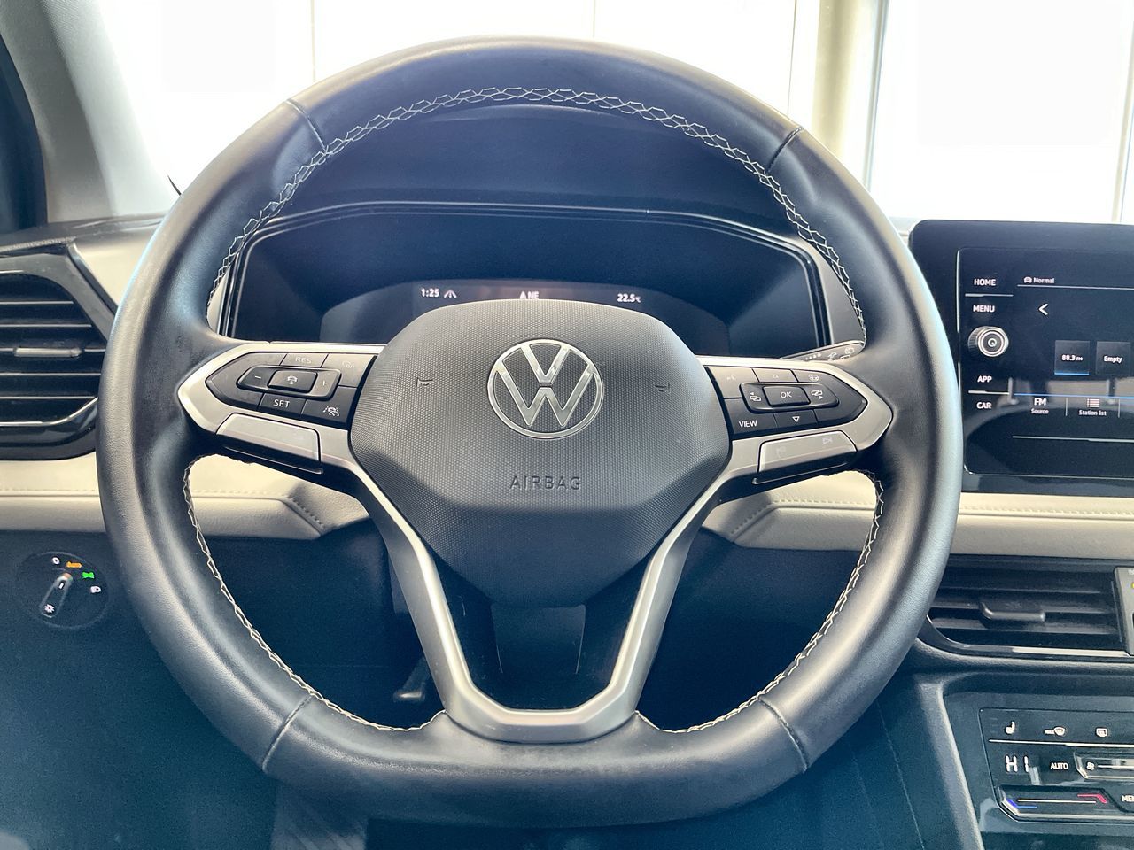 2025 Volkswagen Taos