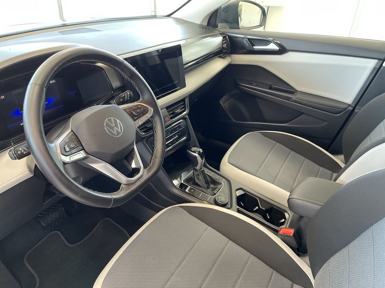 2025 Volkswagen Taos