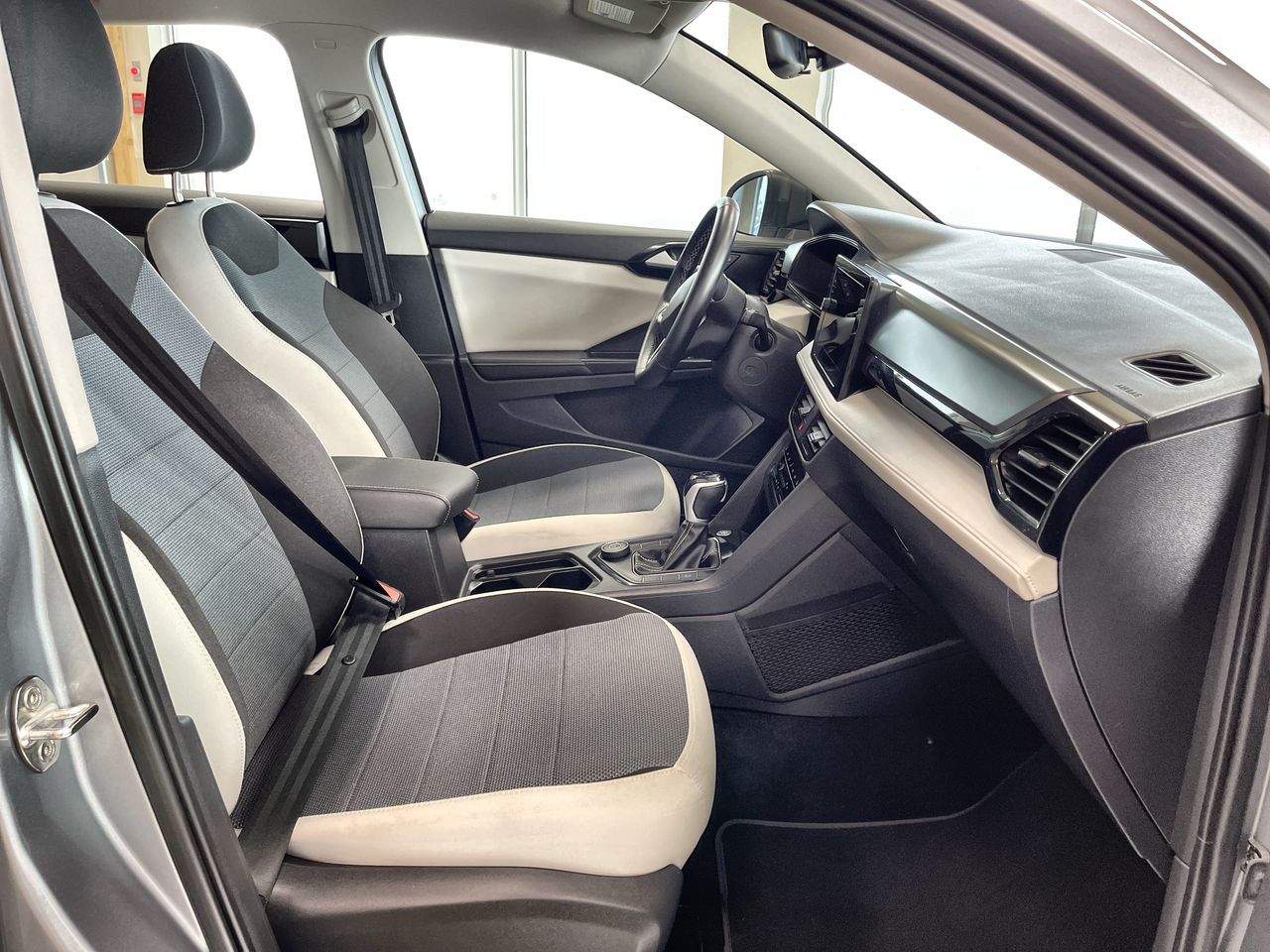 2025 Volkswagen Taos