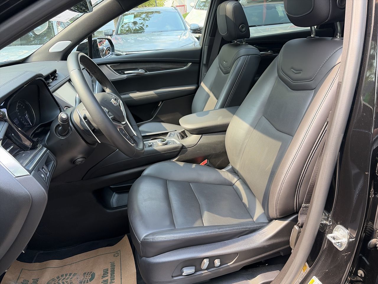 2025  XT5