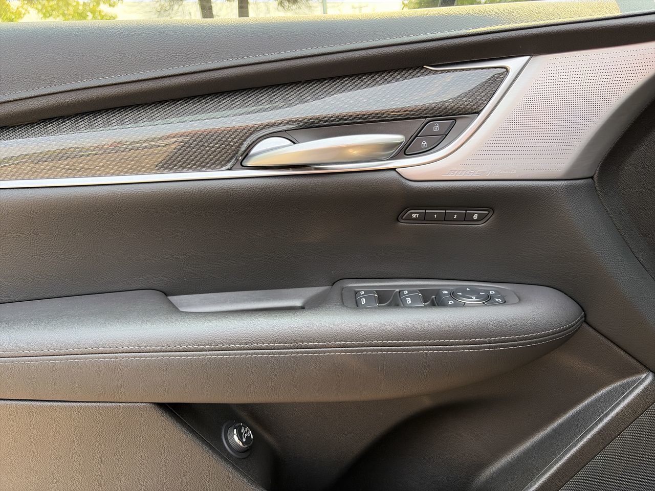 2025  XT5