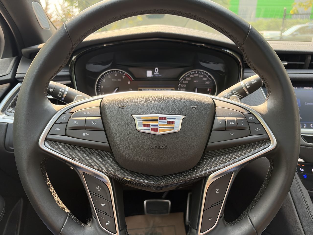 2025  XT5