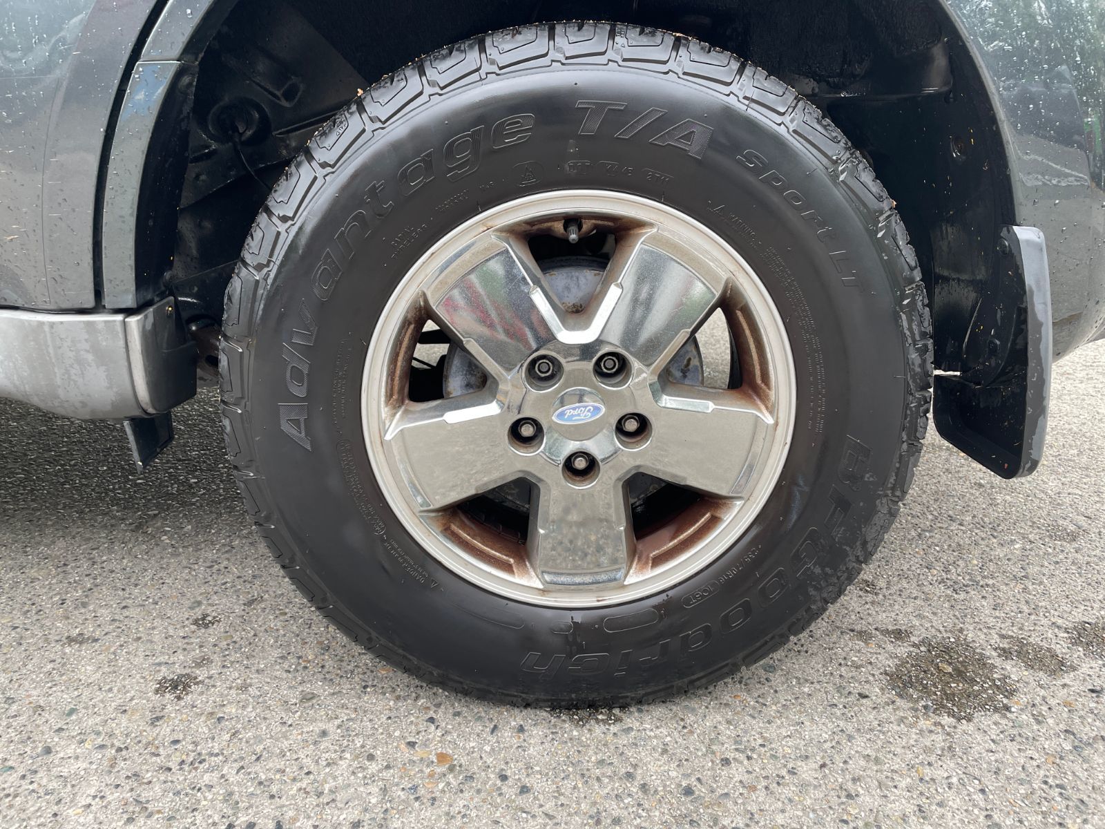 2009 Ford Escape in Vancouver, British Columbia