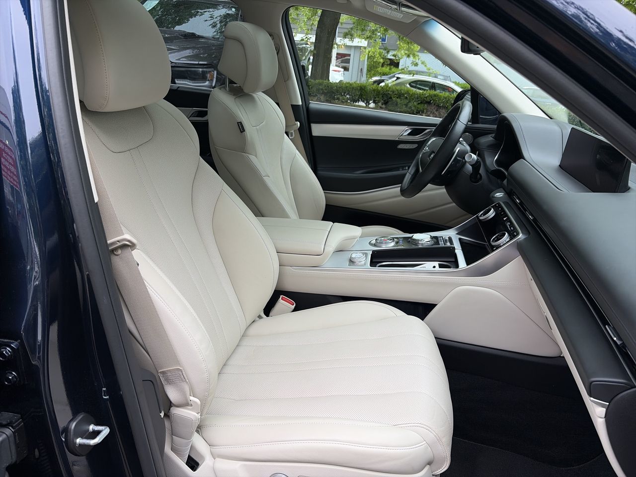 2023 GENESIS GV80