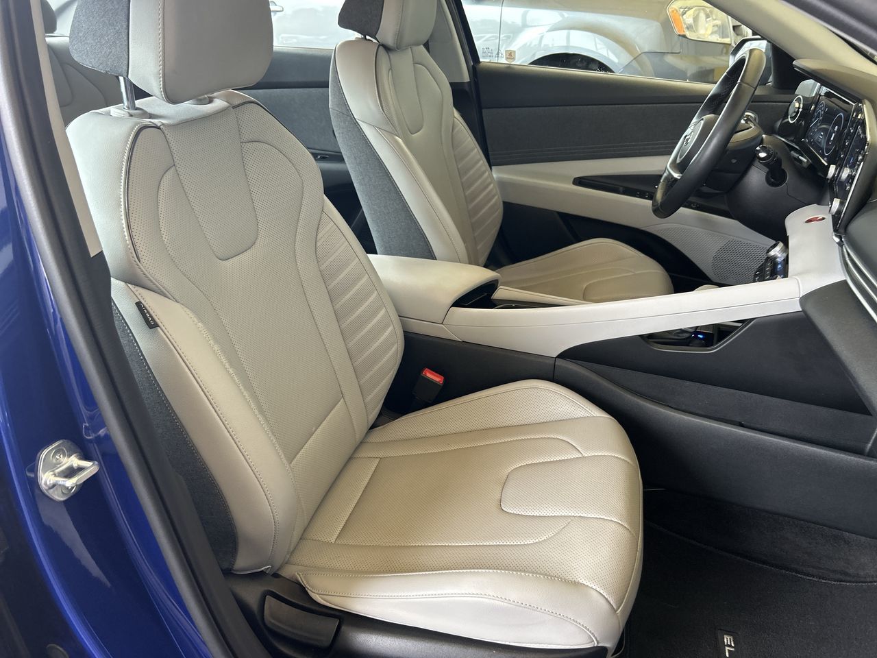 Hyundai Elantra  2022 à Vancouver, Colombie-Britannique