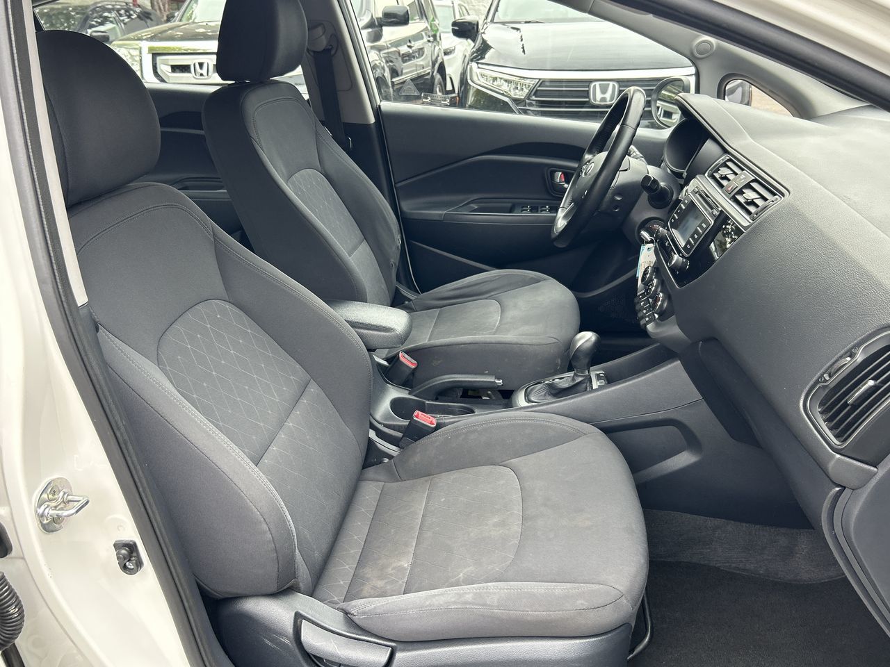 Kia Rio  2017 à Vancouver, Colombie-Britannique