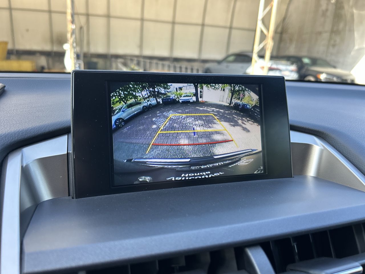 2017  NX 200t