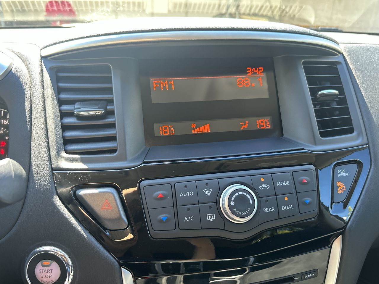 2015 Nissan Pathfinder in Vancouver, British Columbia