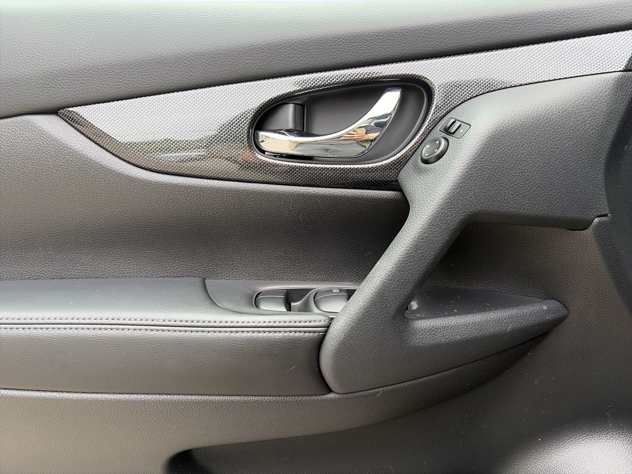 2016  Rogue
