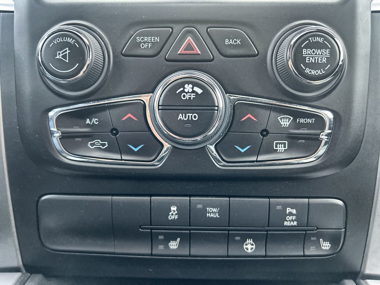 2021  RAM 1500 Classic Crew Cab 4x4 (DS)
