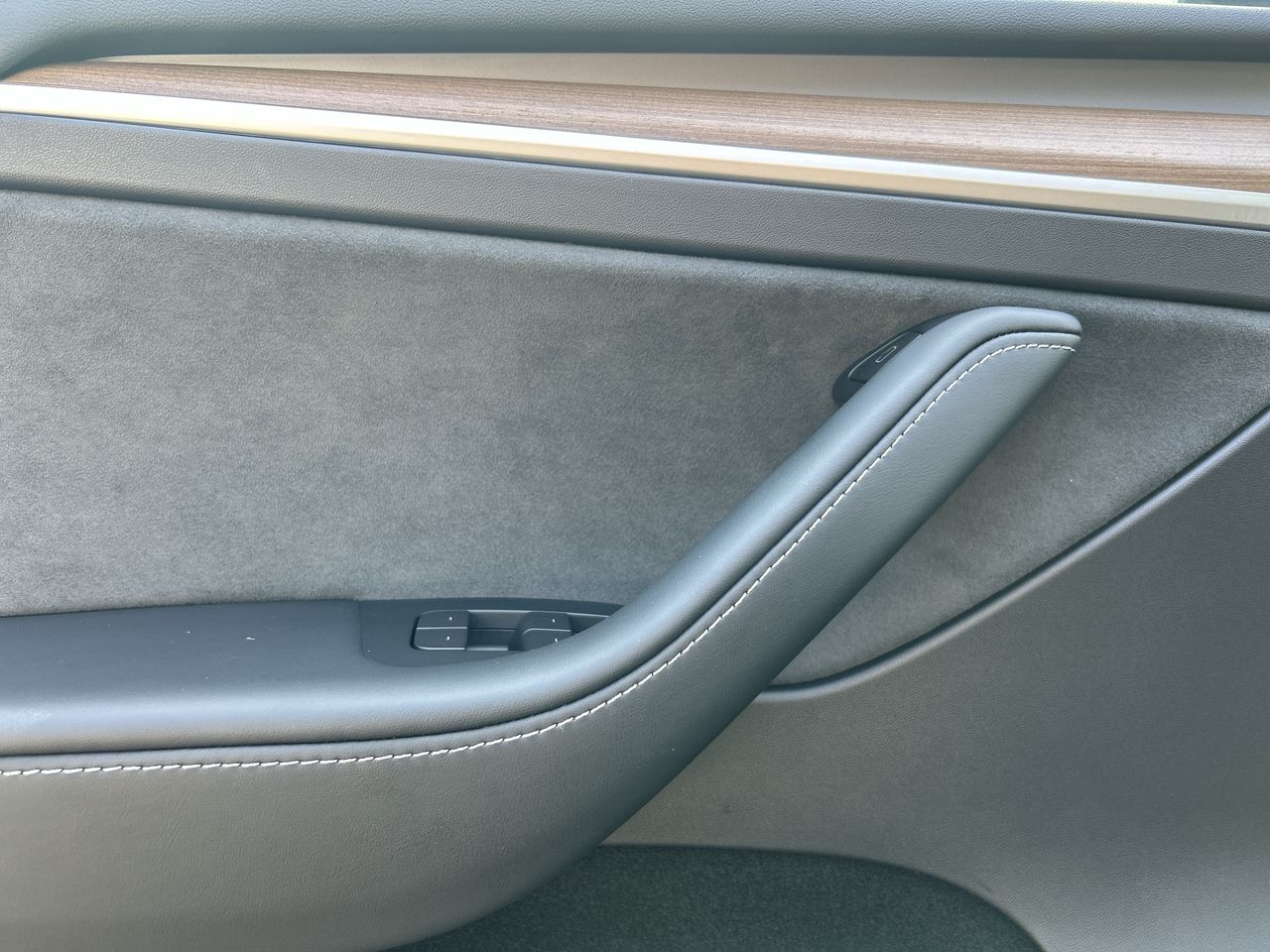 Tesla Model Y  2024 à Vancouver, Colombie-Britannique