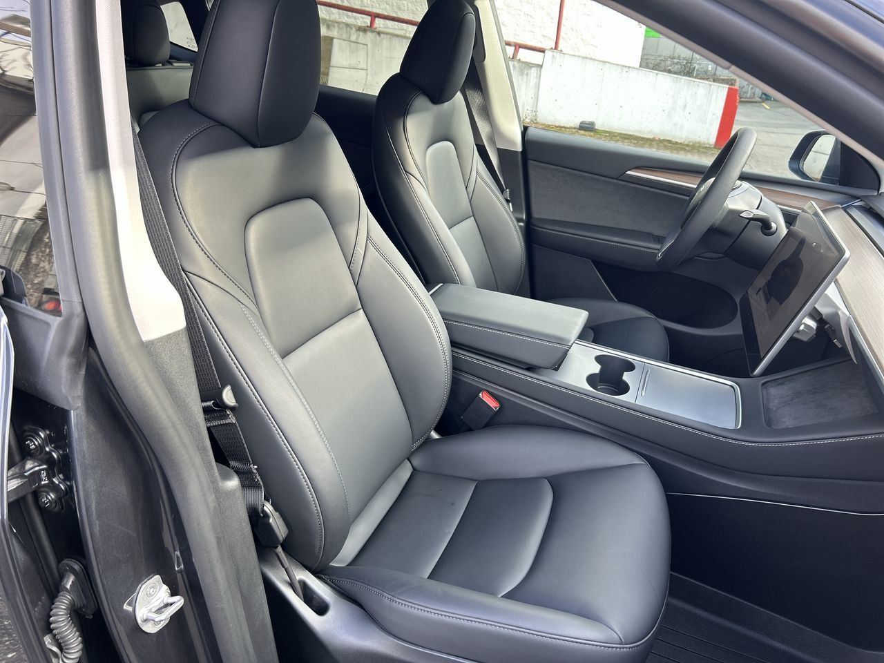 Tesla Model Y  2024 à Vancouver, Colombie-Britannique