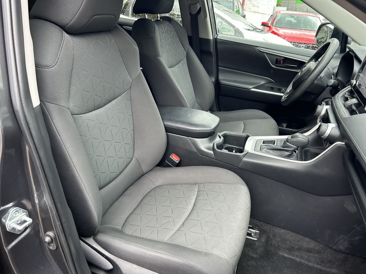 Toyota RAV4  2024 à Vancouver, Colombie-Britannique