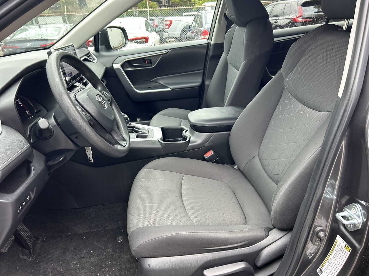 Toyota RAV4  2024 à Vancouver, Colombie-Britannique