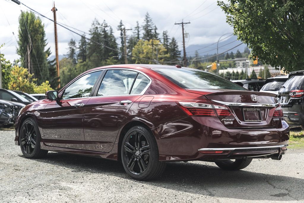 Photo 2017 Honda Accord Sedan Touring #7