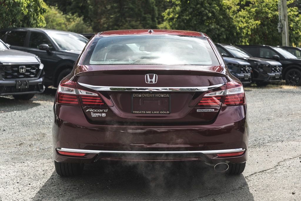 Photo 2017 Honda Accord Sedan Touring #8