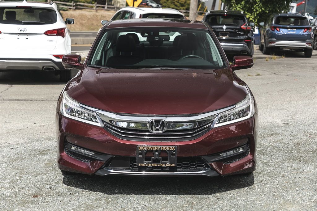Photo 2017 Honda Accord Sedan Touring #2
