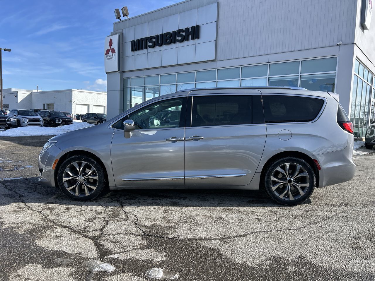 Chrysler Pacifica  2017 à Mississauga, Ontario