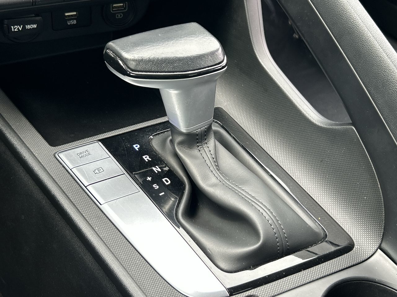 Hyundai Elantra Sedan  2022 à Mississauga, Ontario