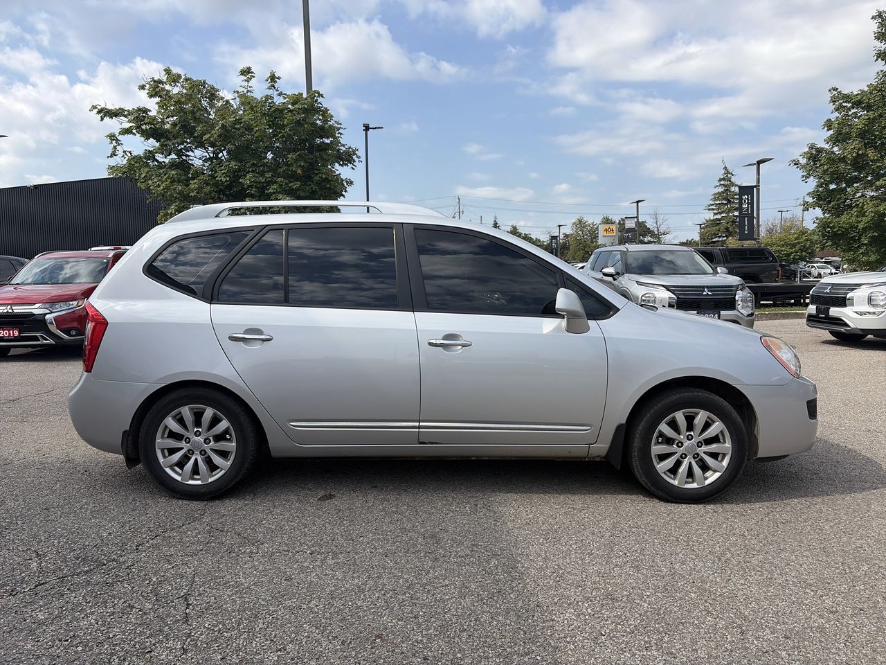 2012 Kia Rondo in Mississauga, Ontario